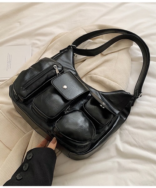 INASTUDIOS（イーナストゥディオス） ショルダーバッグ バッグ