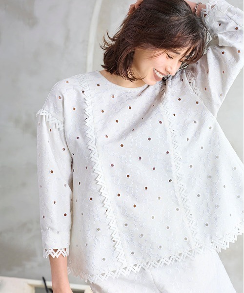 Chesty（チェスティ） ブラウス シャツ Cabbage フラワーパターン刺繍