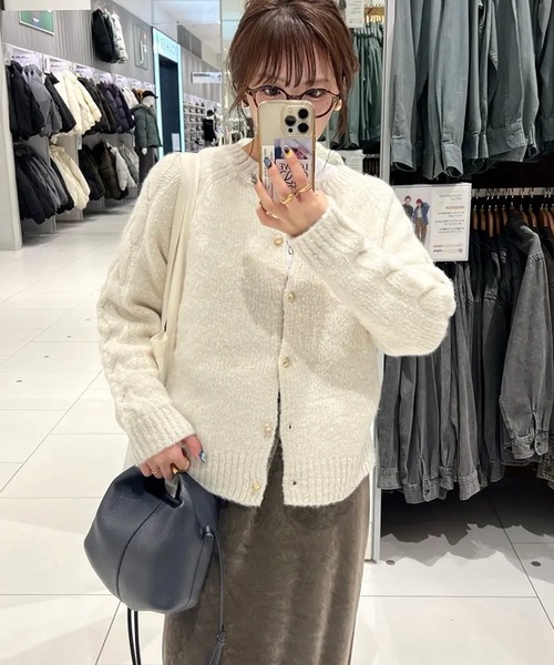 ニット セーター ゴールドボタン付きニットカーディガン レディース