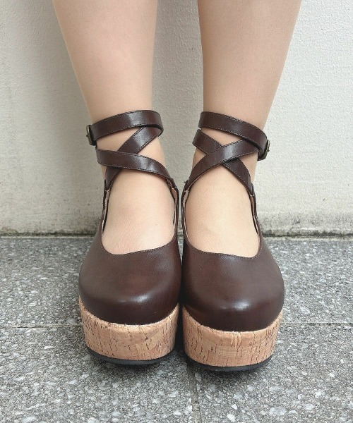 an another angelus（アンアナザーアンジェラス） パンプス クロス