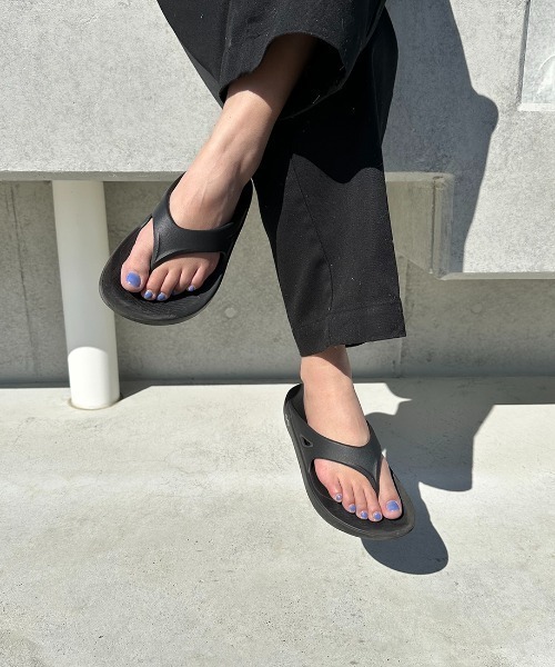 OOFOS（ウーフォス） サンダル OORIGINAL リカバリーサンダル