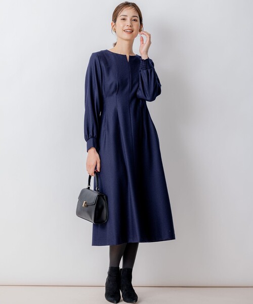 組曲（KUMIKYOKU） ワンピース ウールジョーゼット スリットネック