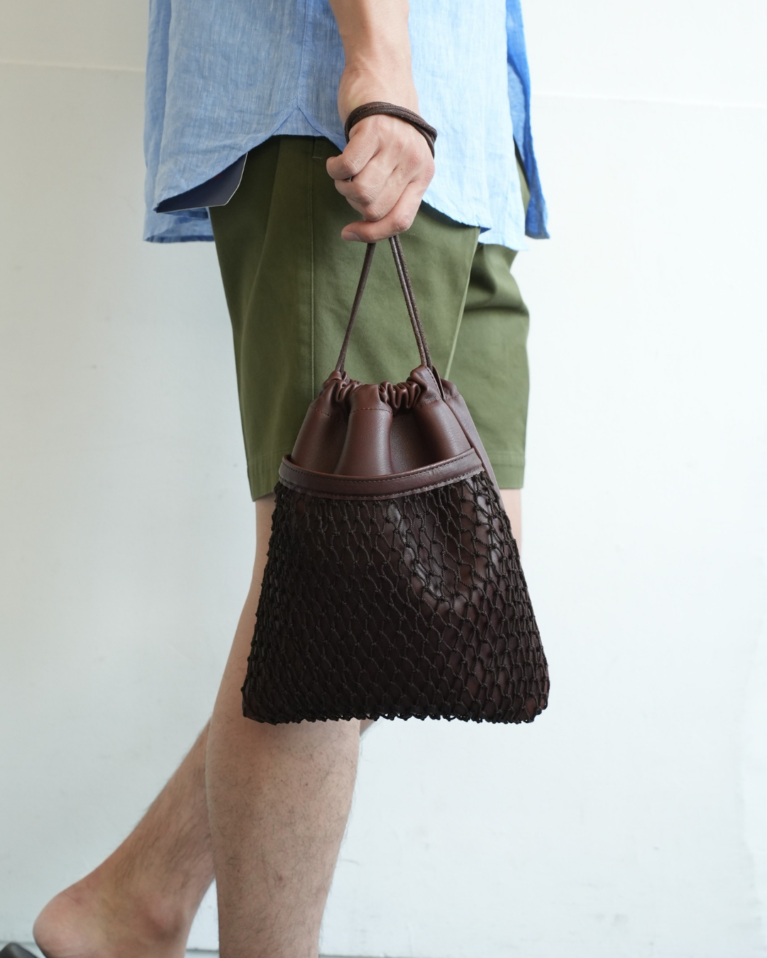 意外と無いちょうどいいやつ。SLOW＆CO（スロウ） のレザー巾着