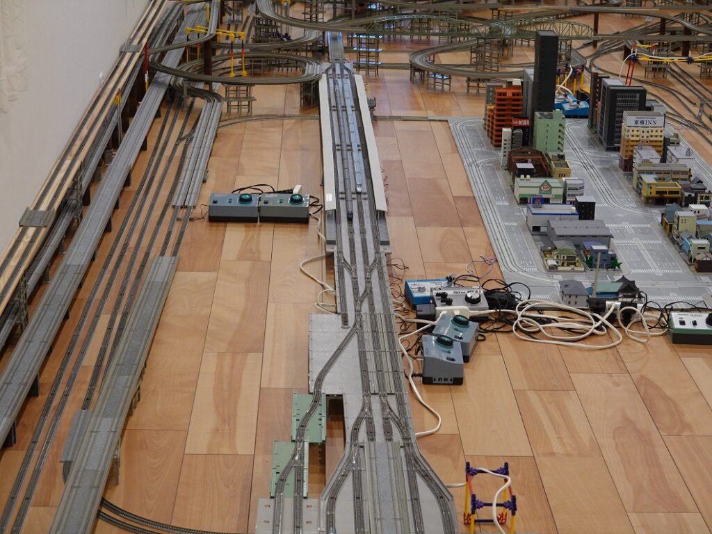 6面8線の高架駅を作ってみた【トミックス鉄道模型Nゲージ】│てるふ