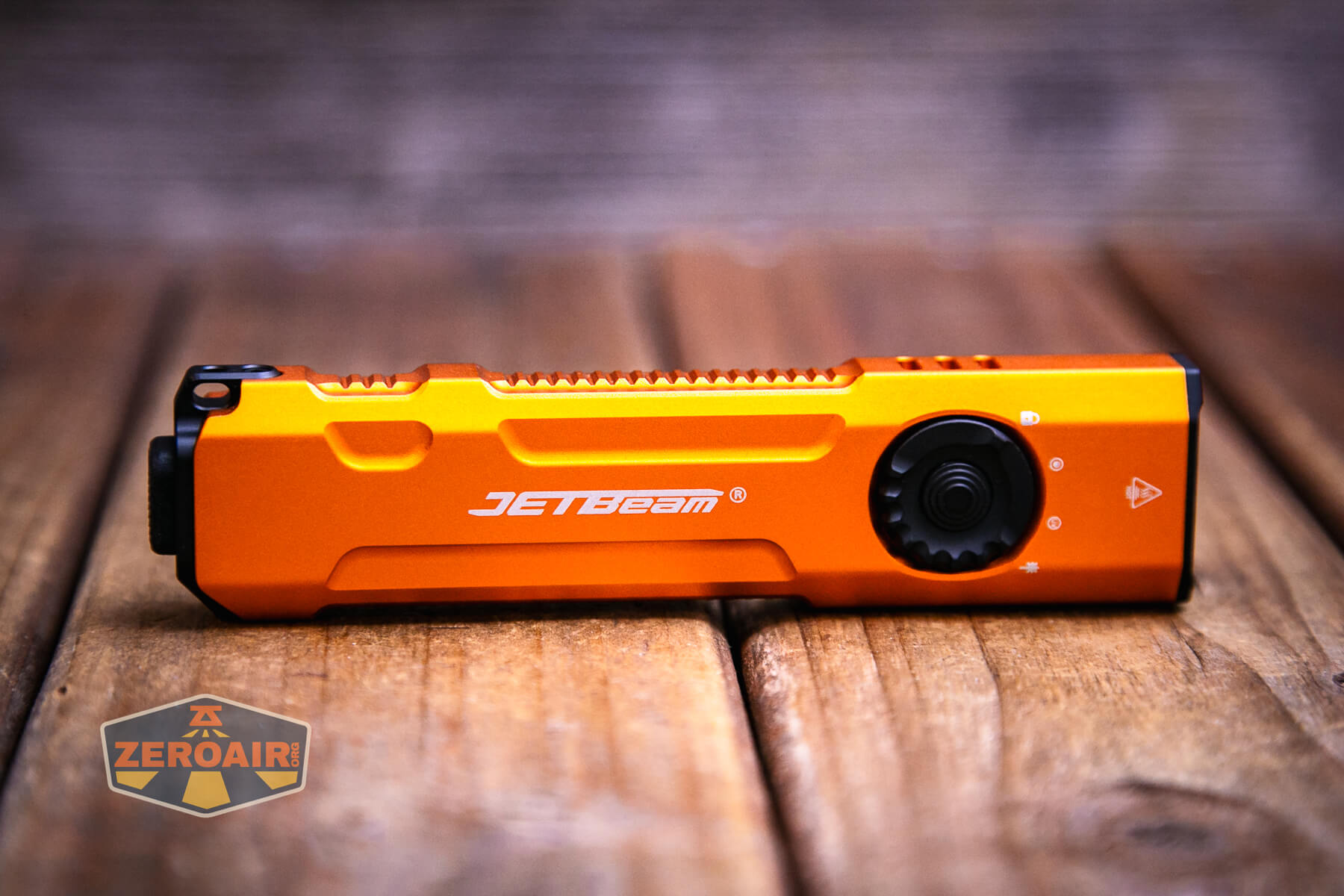 JETBeam E26-UV Kunai Flashlight Review - ZeroAir Reviews