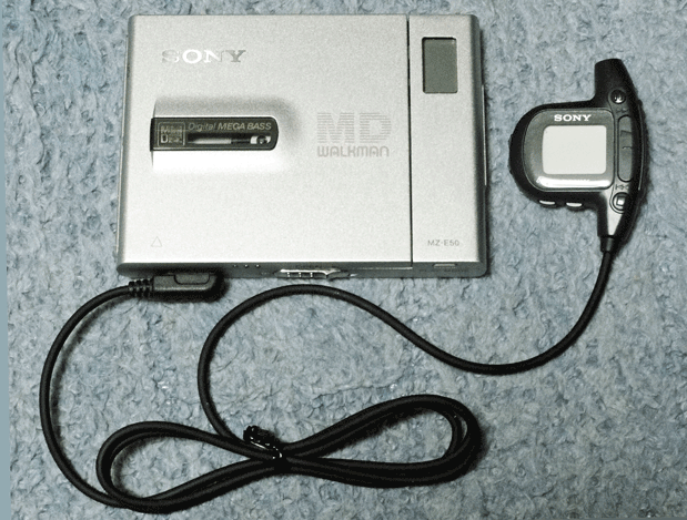 当時業界最薄で最小最軽量 - SONY MDウォークマン MZ-E50のレビュー
