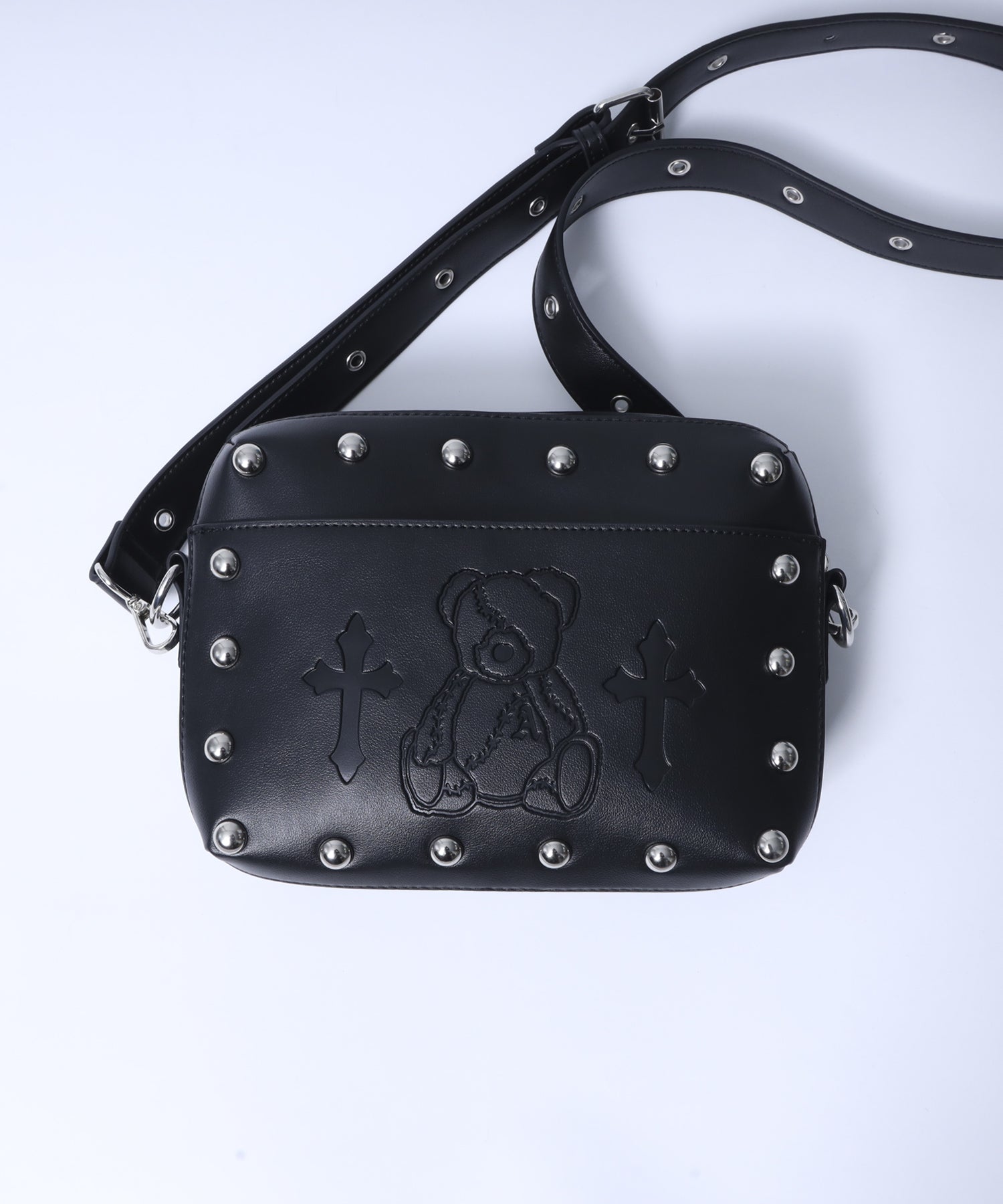 DARK ANGEL BEAR型押しスタッズショルダーバッグ– A AM STUDIO