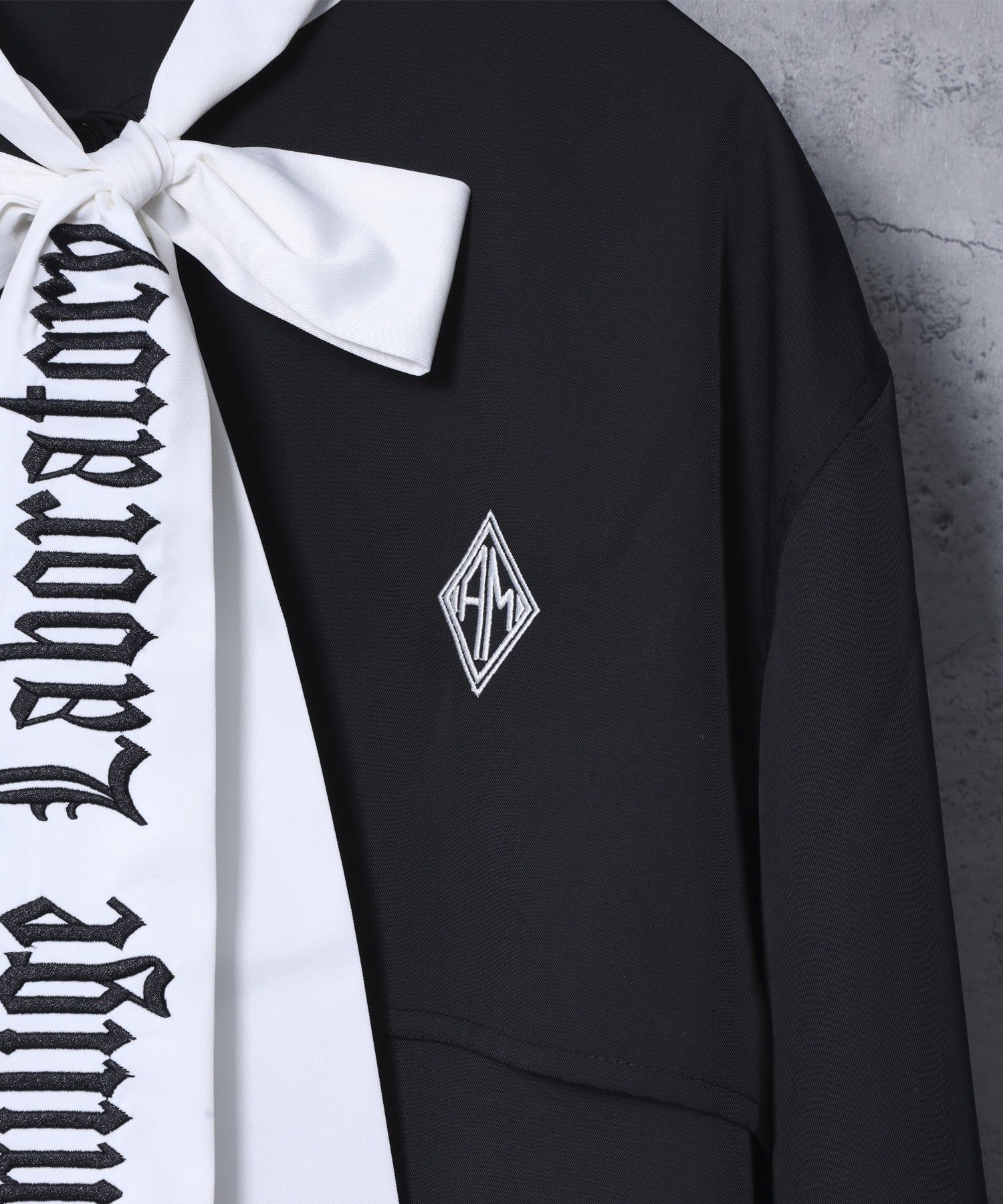 刺繍リボンネクタイ付きバイカラーシャツ– A AM STUDIO