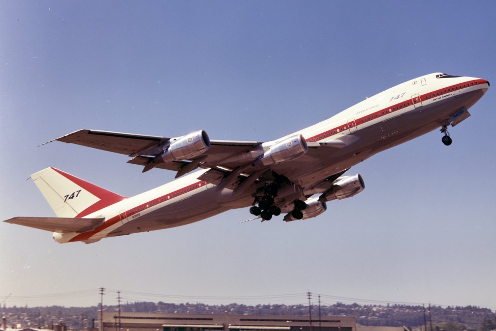 Boeing 100: The First 747 Jumbo Jet – Aces Flying High