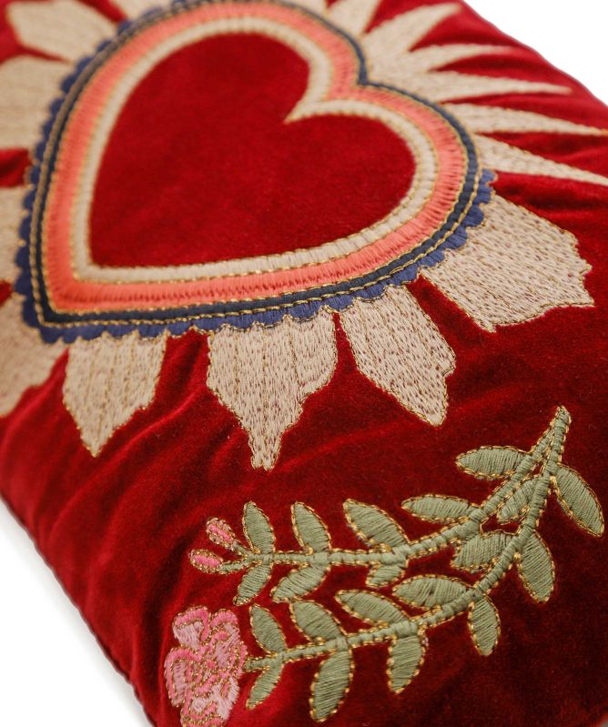 Elizabeth Scarlett Enchanted Heart Everyday Pouch