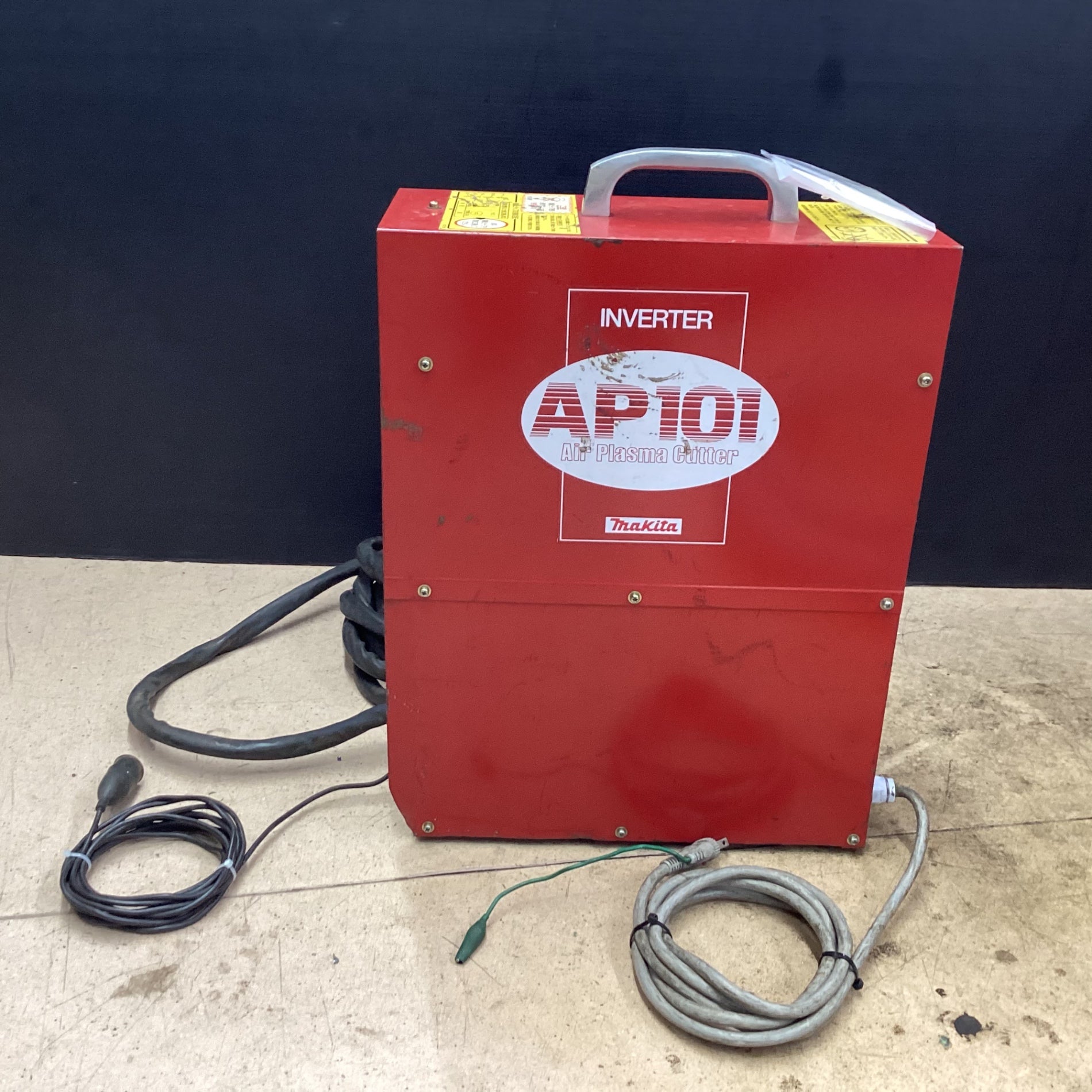 店頭受取り限定】 マキタ エアプラズマ切断機 AP101 【東大和店