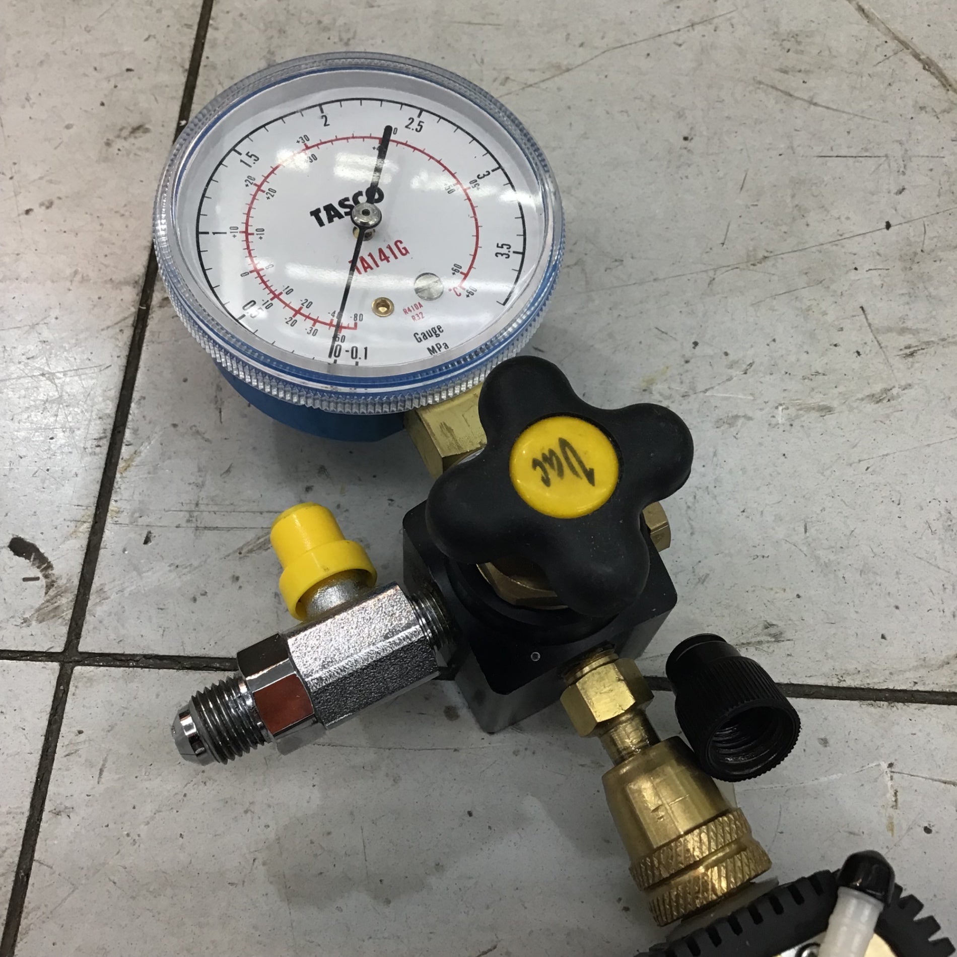 現状品】 ロビネア/ROBINAIR 簡易真空ポンプ・ポケロビゴールド 【鴻巣