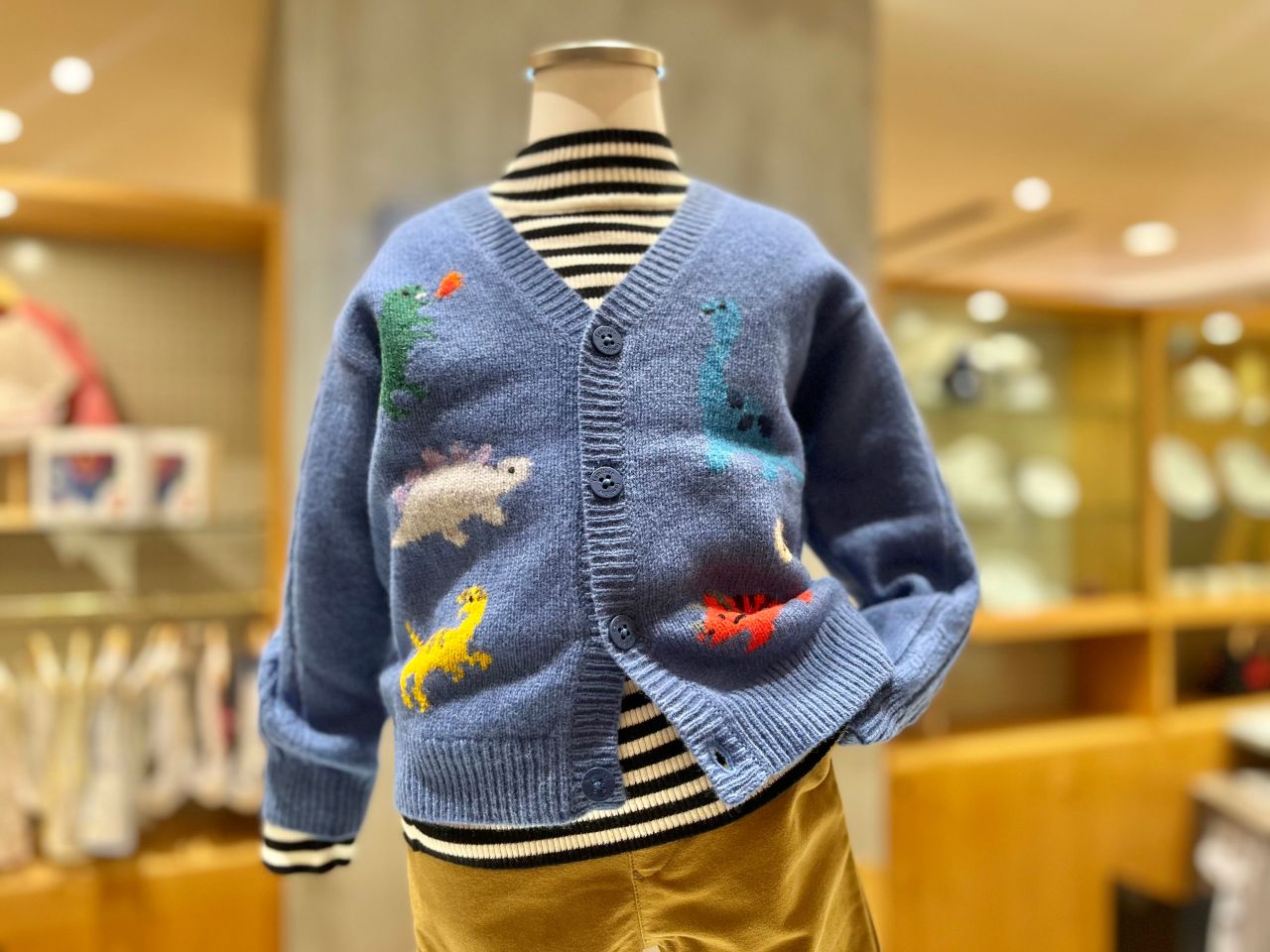 お気に入りを見つけよう！冬のニットコレクション｜ファミリア代官山店