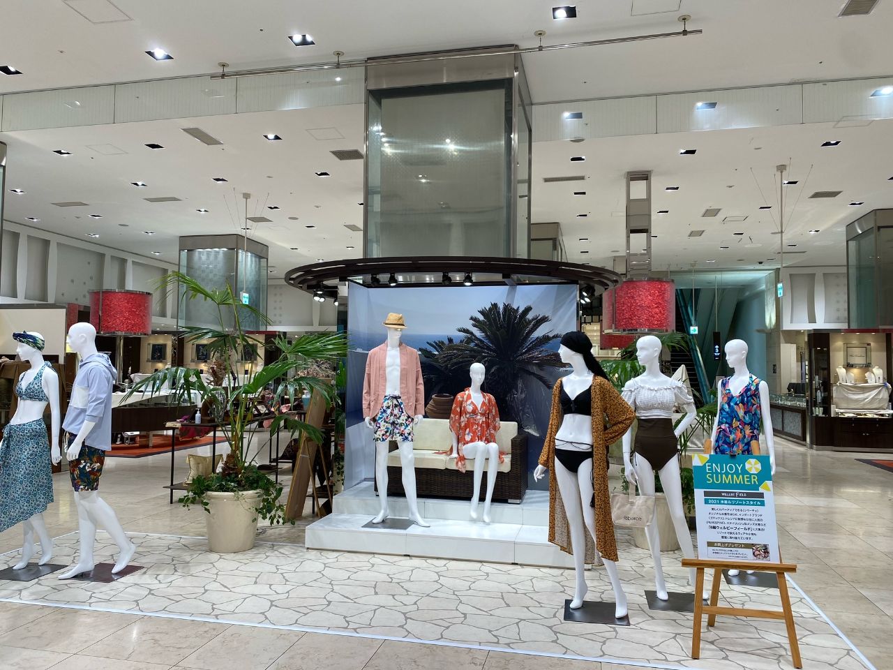 新宿高島屋2階スイングスクエアにて水着 | 新宿高島屋 Riberce店
