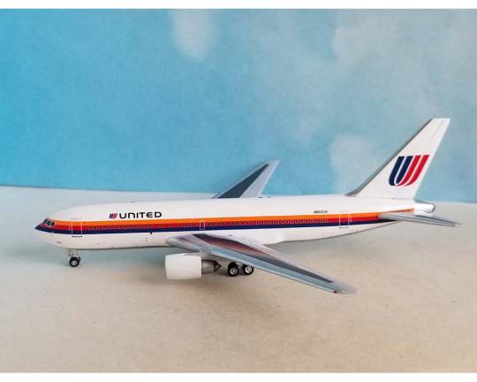 United Airlines B767-200 N602UA 1:400 Scale Aeroclassics AC411378