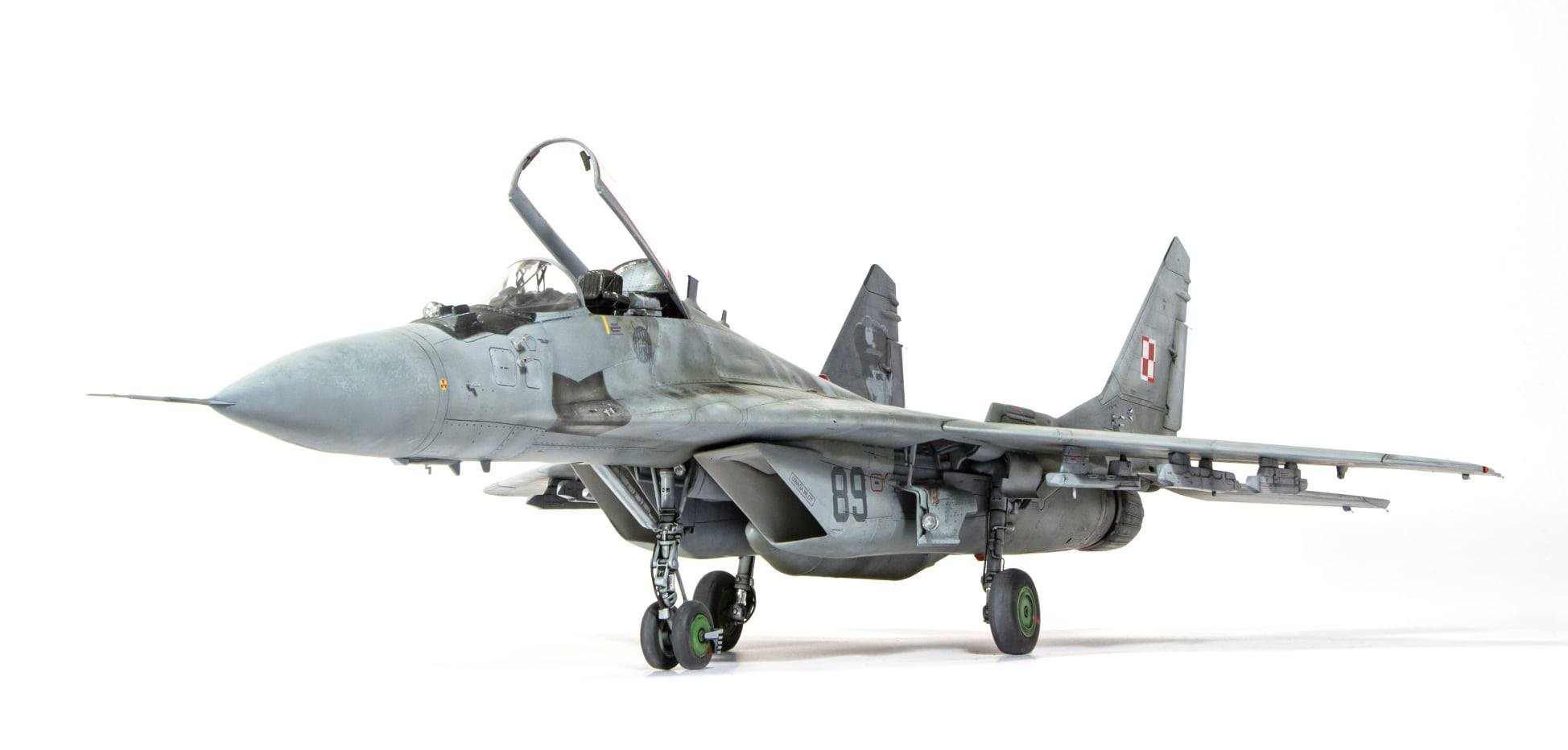 Mikoyan MiG-29 9-13 Fulcrum C Polish Airforce | AeroScale
