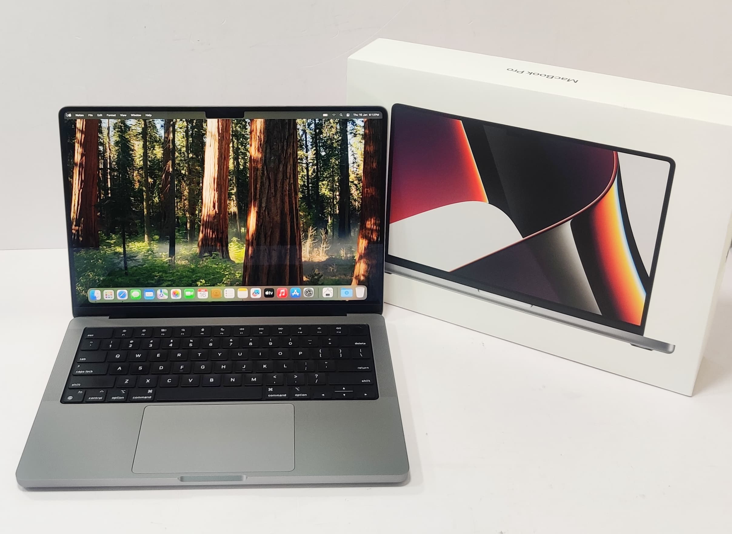 Apple macbook pro m1pro 16gb ram 1tb ssd 14inch2022 (MGKQ3HN/A)