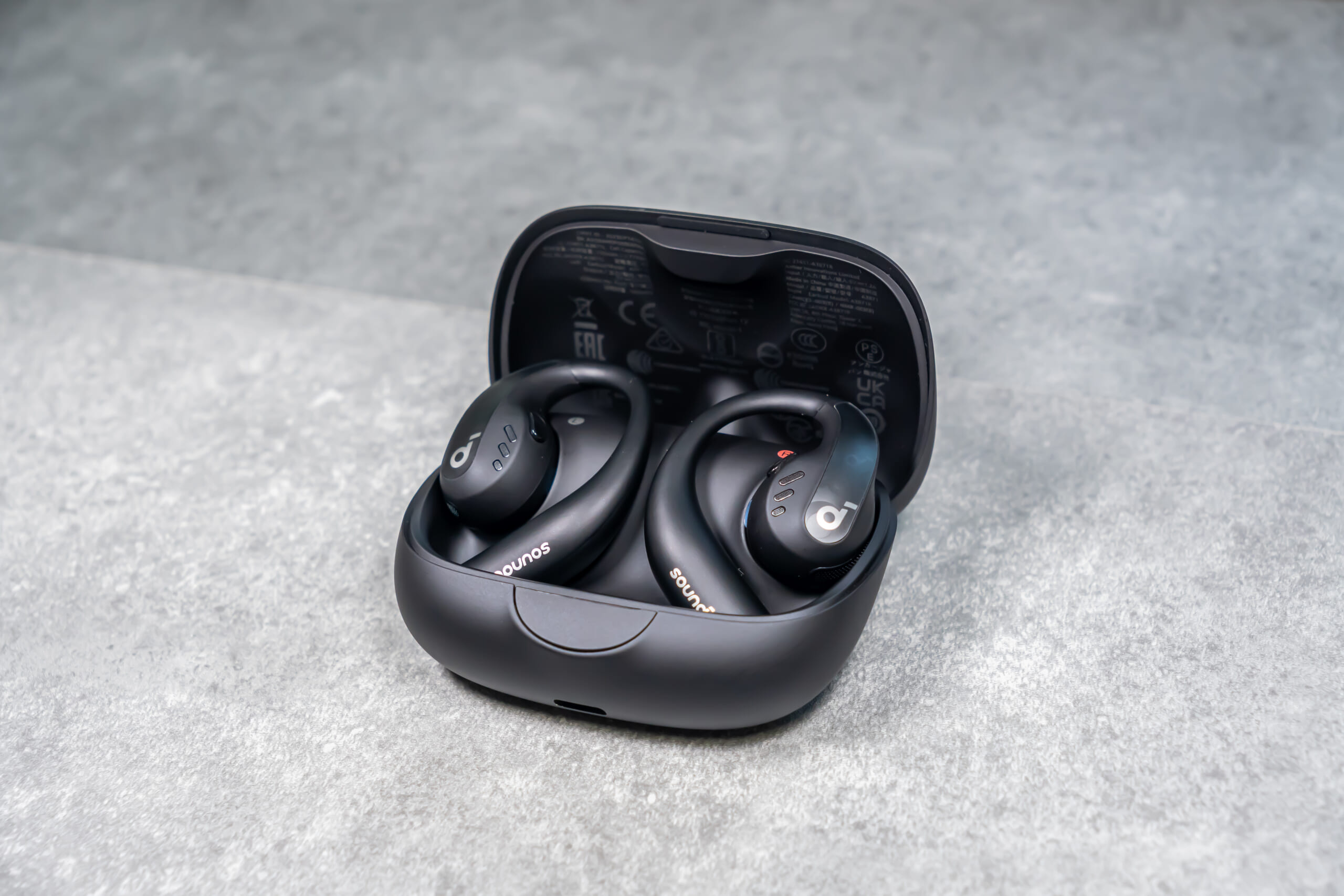 Anker Soundcore AeroFit Proレビュー！運動中にも作業中にもおすすめ