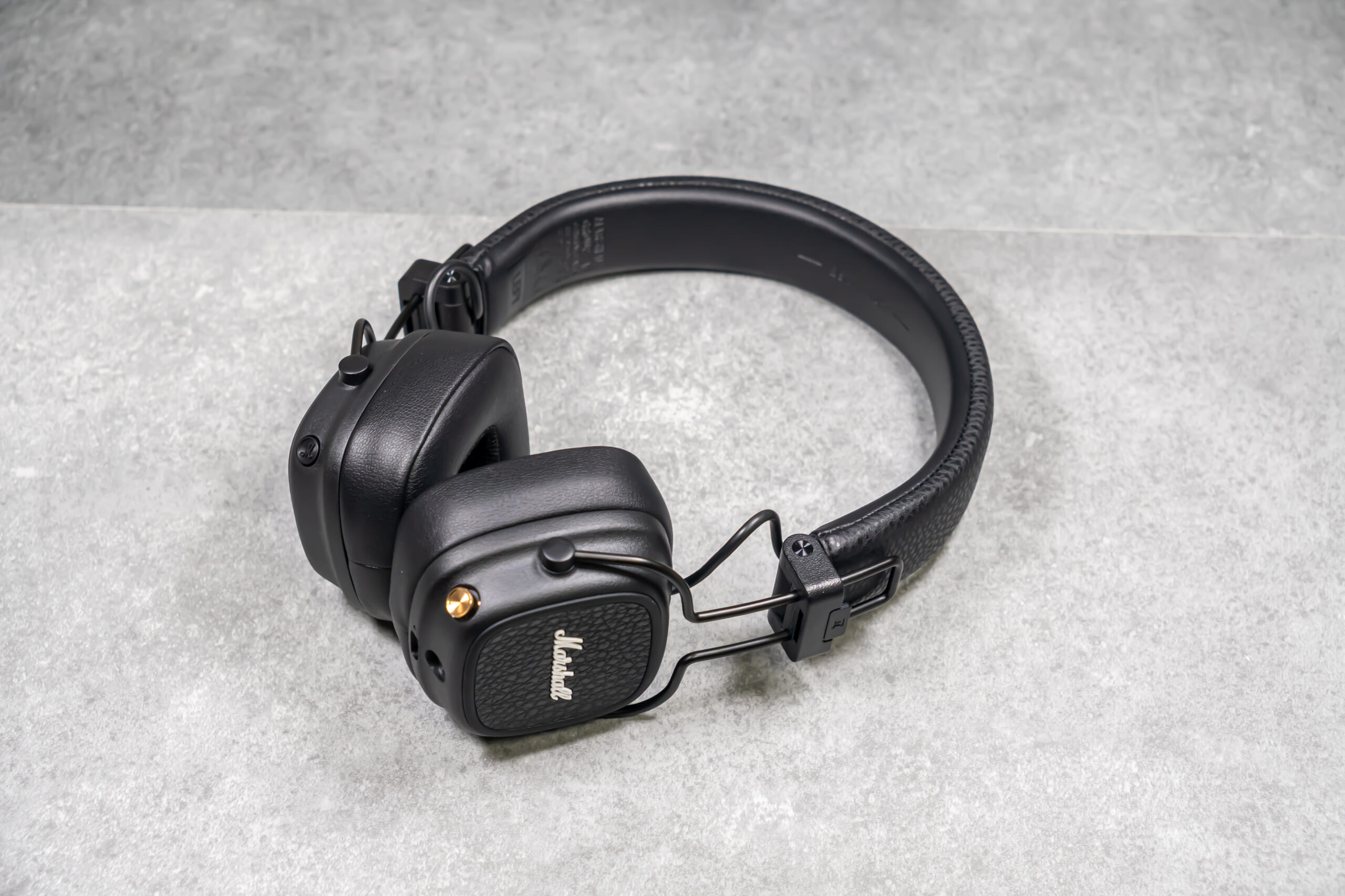 Marshall Motif II A.N.Cレビュー。迫力あるサウンドと上質デザインが