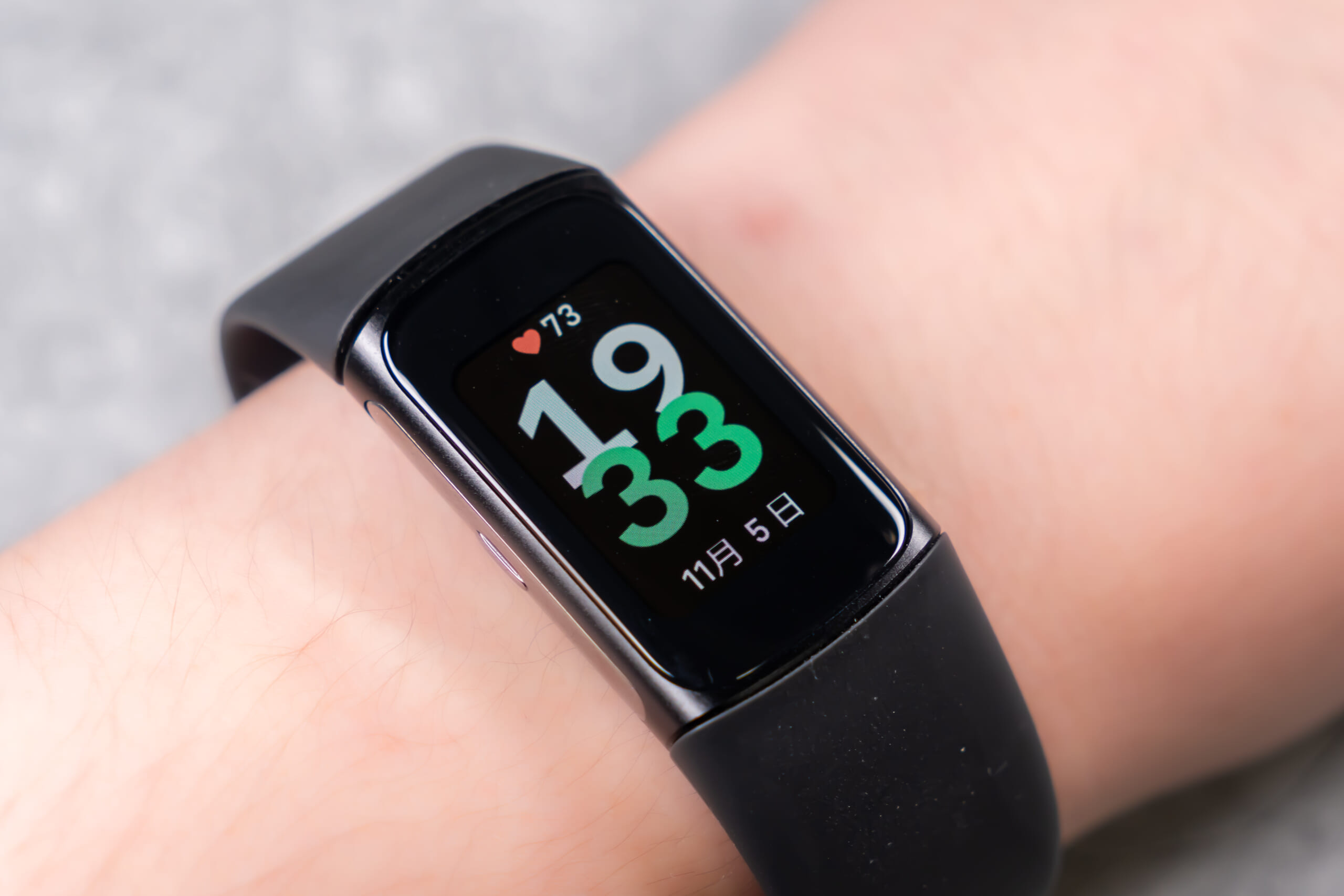 Fitbit Charge 6実機レビュー！軽い装着感で高機能なスマート