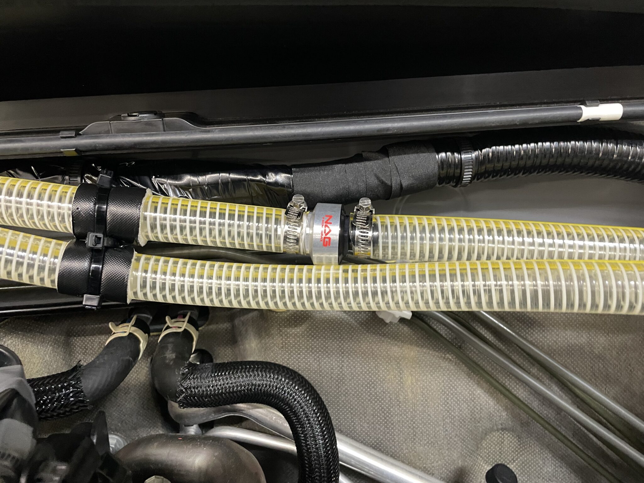 ジムニーxオイルキャッチタンク,NAGバルブ,ガラスリッドの取り付け