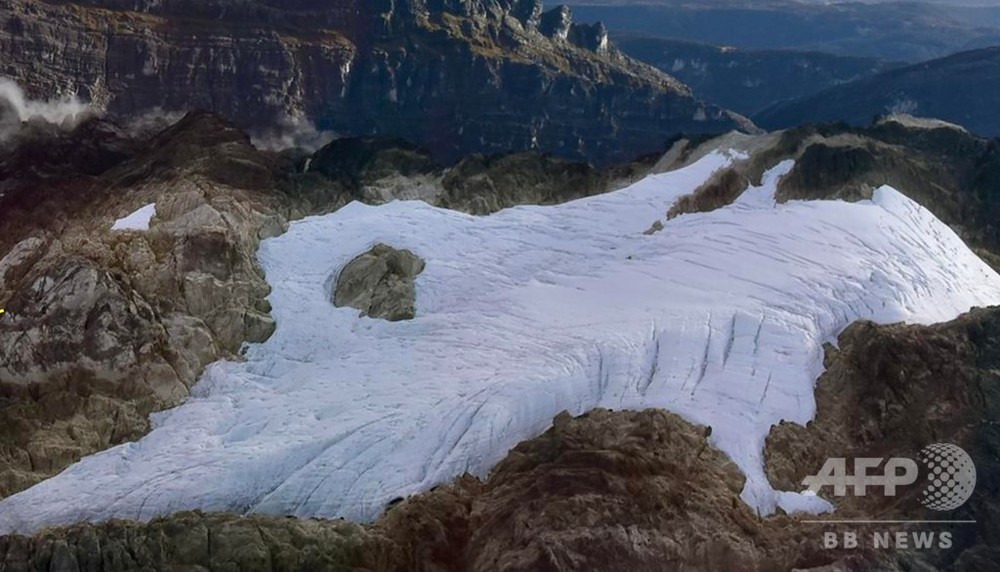 熱帯の国インドネシアに存在する氷河、10年後には消失の可能性 研究