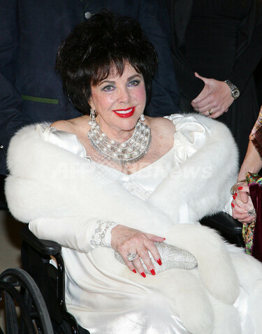 エリザベス・テイラー、75歳誕生パーティーが開催される - 米国 写真3