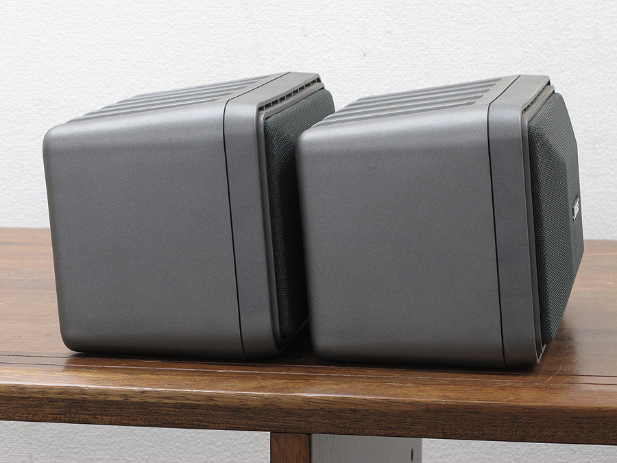 美品】 BOSE 101VM スピーカー ペア 元箱 ブラケット付 @33953 / 中古
