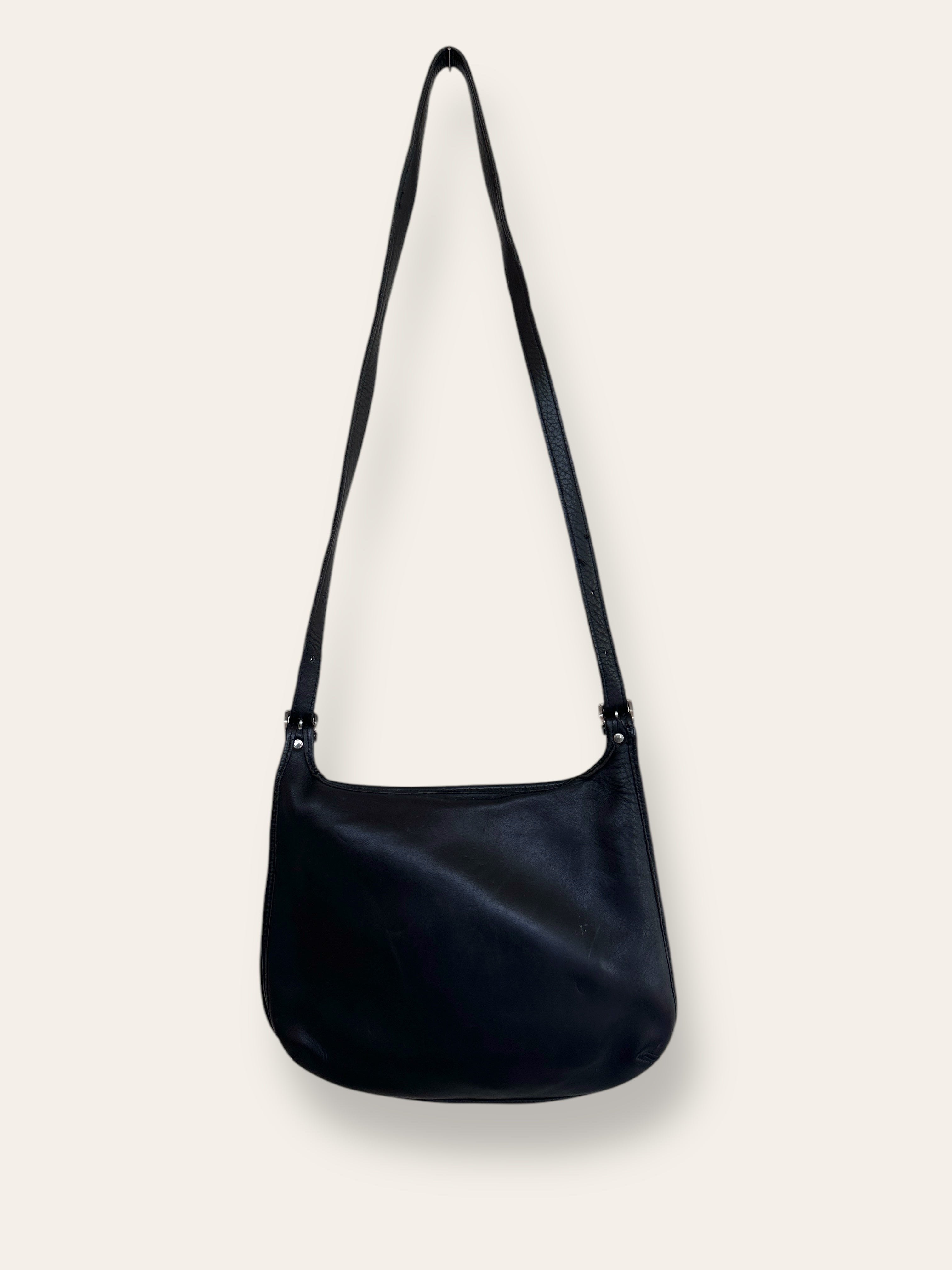 Vintage 1990's Coach 9134 Hippie Flap Black Bag – Afterlife Boutique