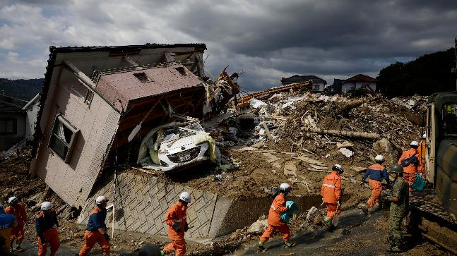 10 photos that show the destruction caused by Japan floods