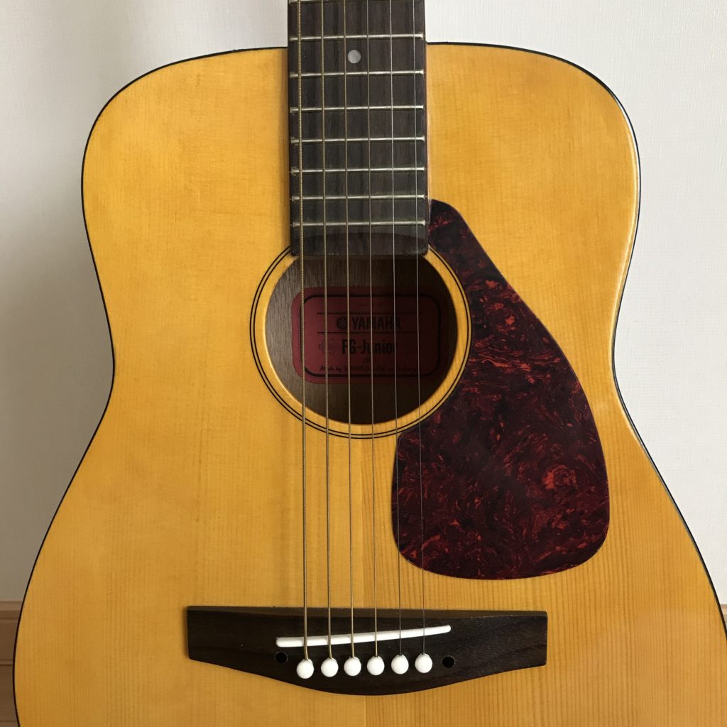YAMAHA FG-Junior(JR1)ミニギターをレビュー【赤ラベルの評価