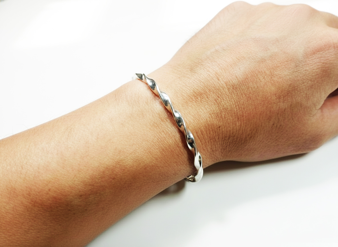 鍛造と鋳造の違い 純銀製バングル｜AKASHIC TREE