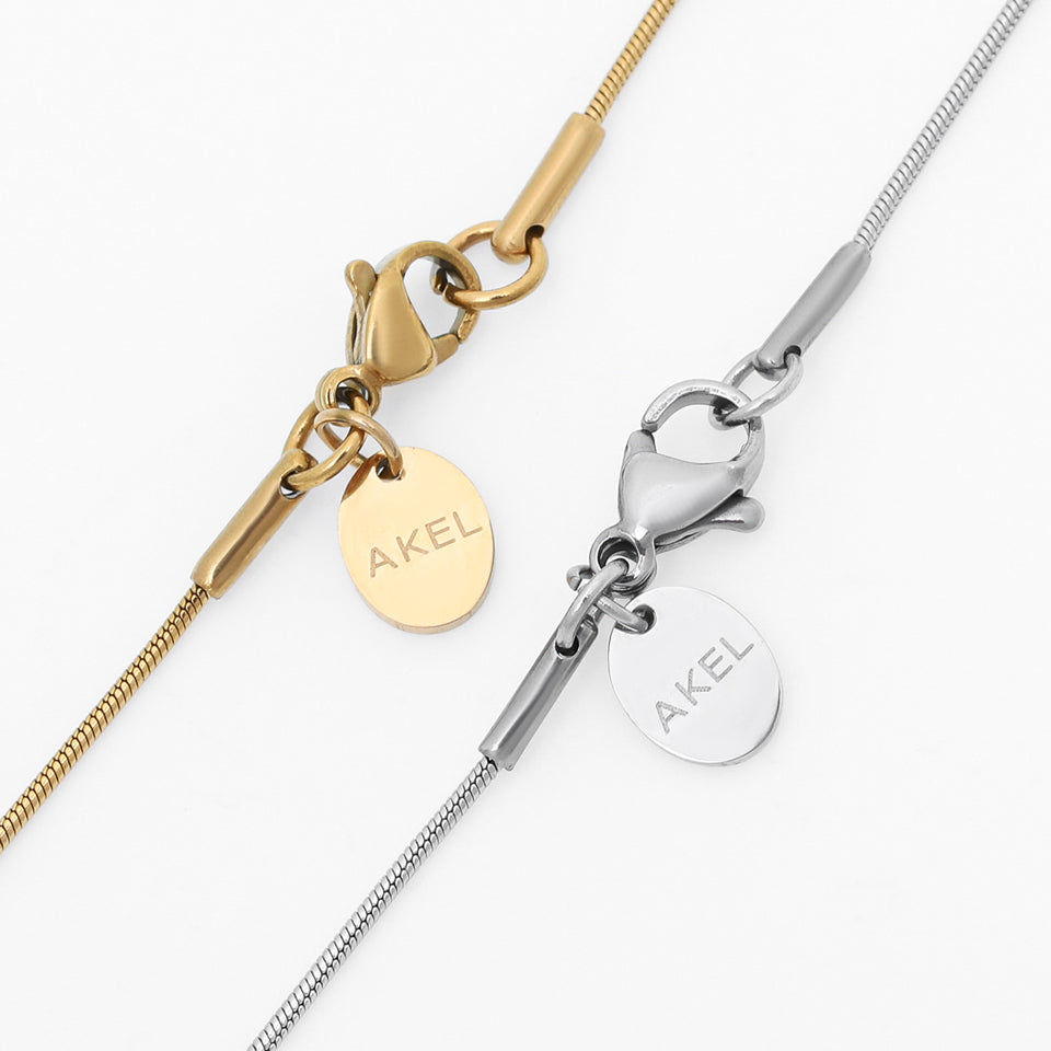 0.9mmスネークチェーンネックレス – AKEL（アケル）