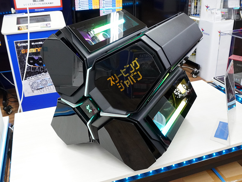 DeepCoolの近未来デザインケースにASRock「Z790 Taichi」を組み込んだ