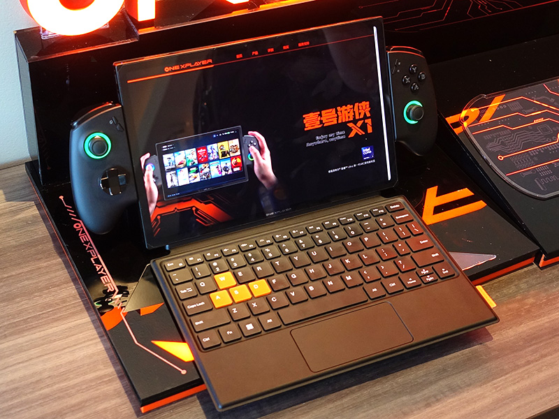 約11インチの大画面“3in1”ポータブルゲーミングPC「ONEXPLAYER X1」が3