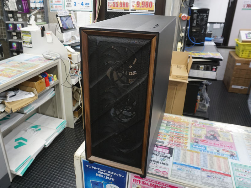 Antecの冷却型フルタワーPCケース「FLUX PRO」が登場、前面パネルに