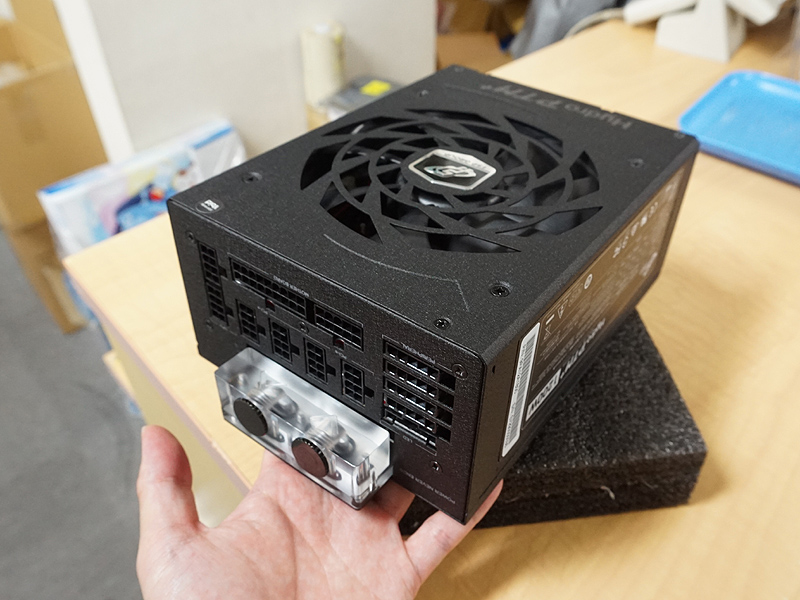 水冷+空冷のハイブリッド電源「Hydro PTM+」が発売、価格は99,800円