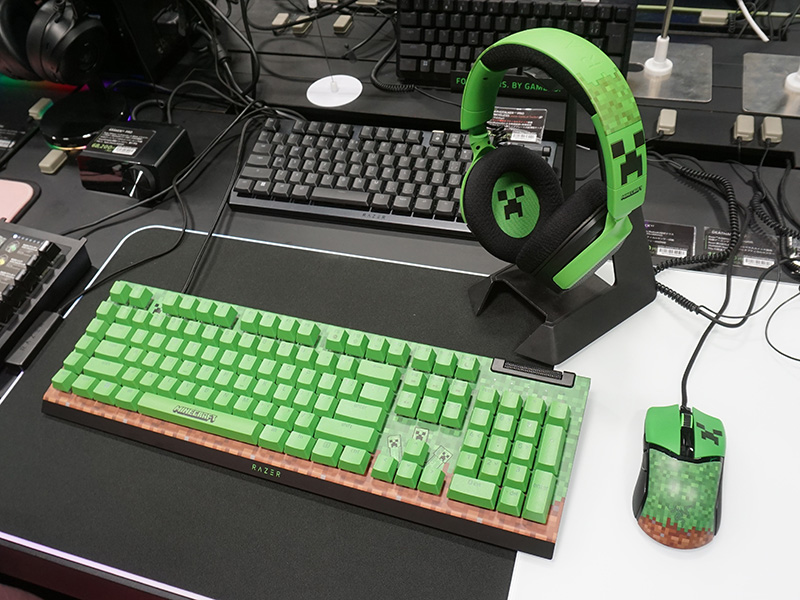 MinecraftコラボのRazer製ゲーミングデバイスがTSUKUMOで展示スタート