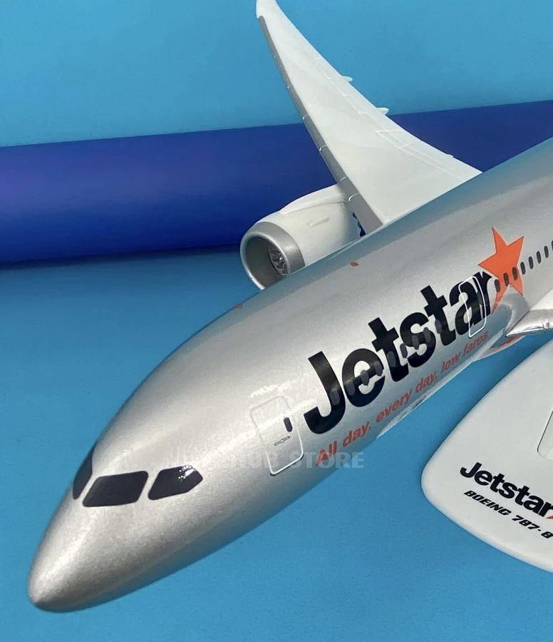 Aviation Metal Aircraft Model Boeing 787-8 Jetstar 1:200