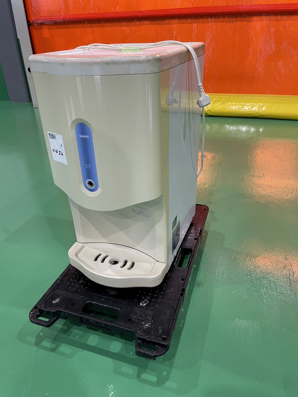 売約済み）ウォータークーラー 三洋電機(株) SD-P105（プレッシャー型