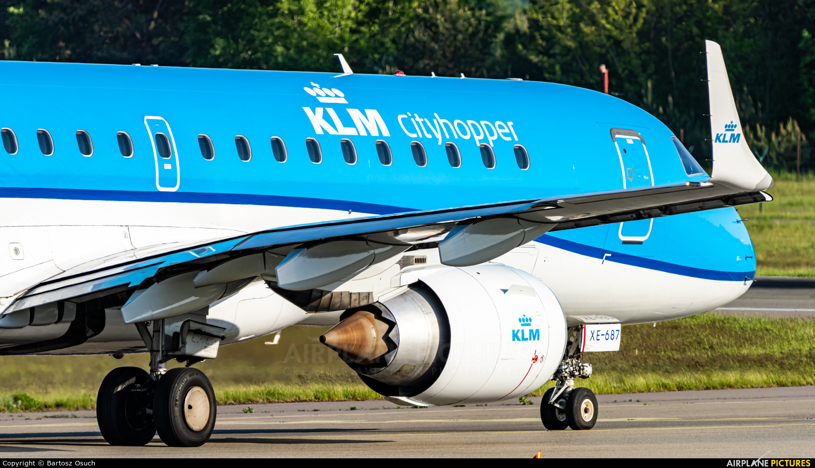KLM Cityhopper Embraer ERJ-190 (190-100) PH-EXE at Gdańsk - Lech