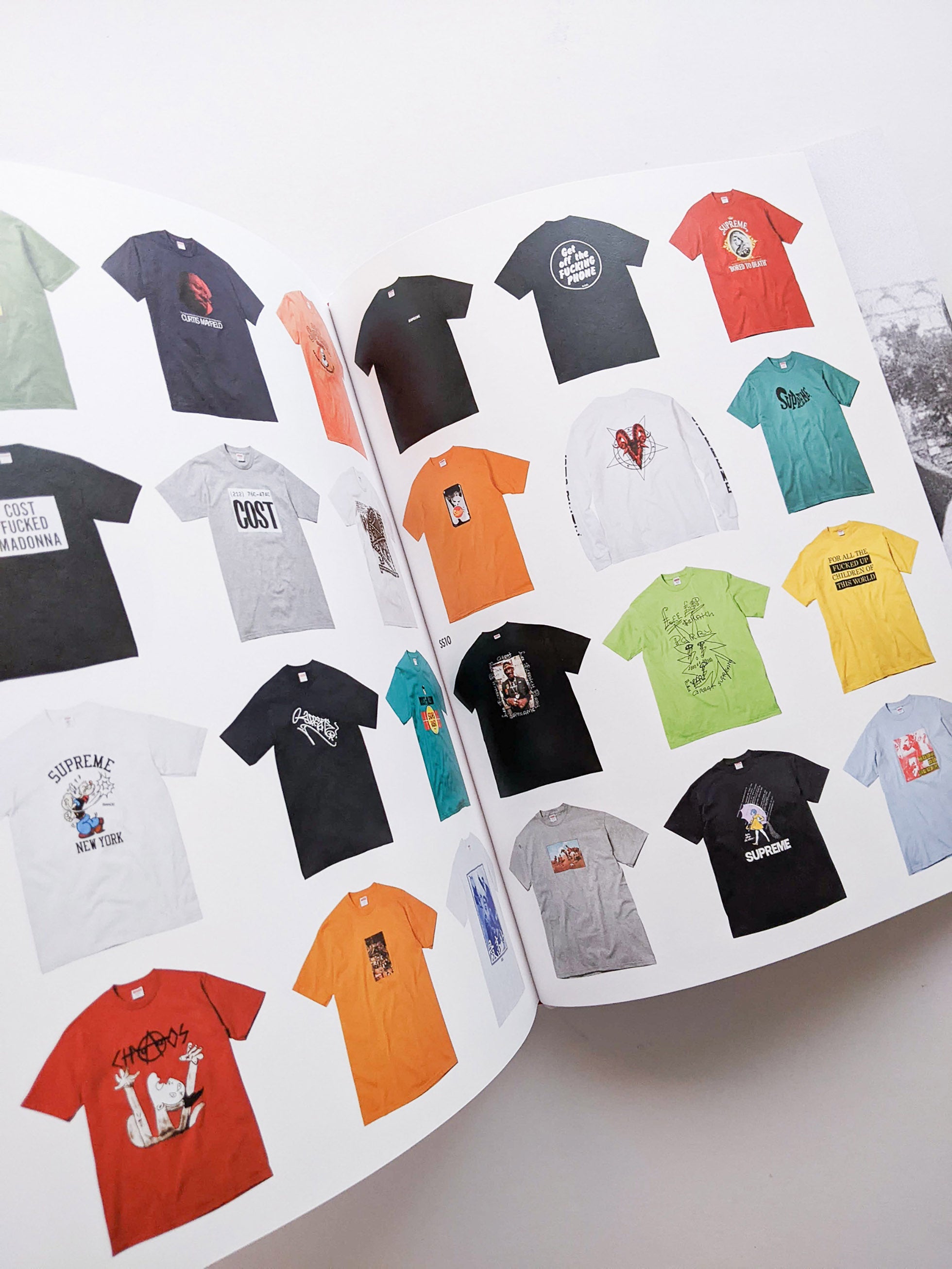 Supreme - 本 屋 青 旗 Ao-Hata Bookstore