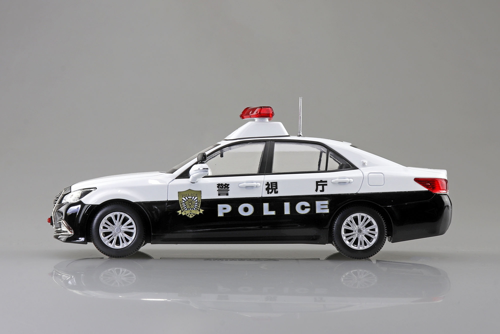 TOYOTA CROWN PATROL CAR - AOSHIMA SCALE MODEL LINEUP