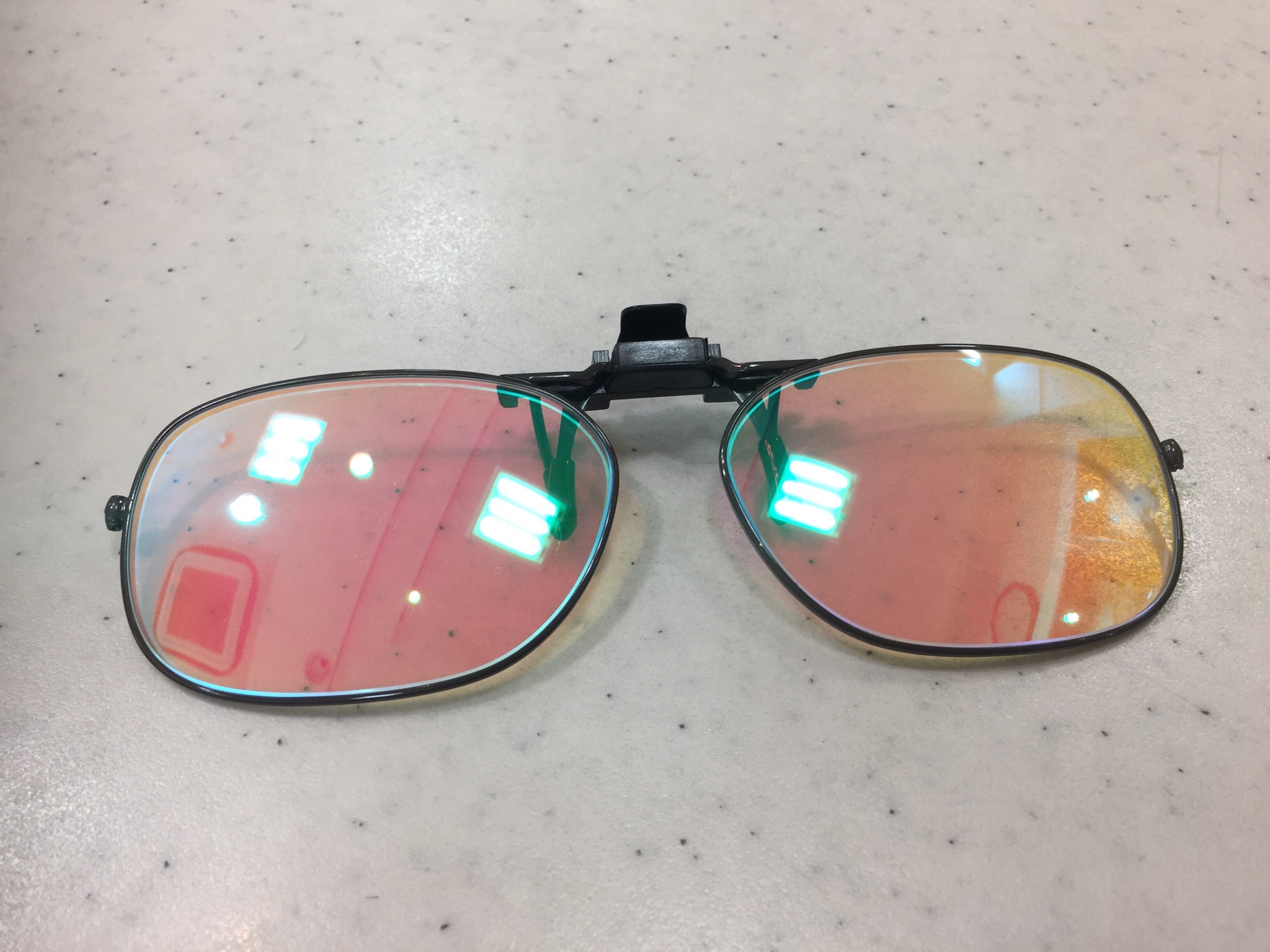 色覚補正レンズ】関西の兵庫県、色弱の方の見え方をサポートしてくれる