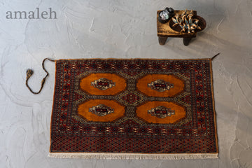 SMALL SIZEのヴィンテージラグ・トライバルラグ・手織りの絨毯