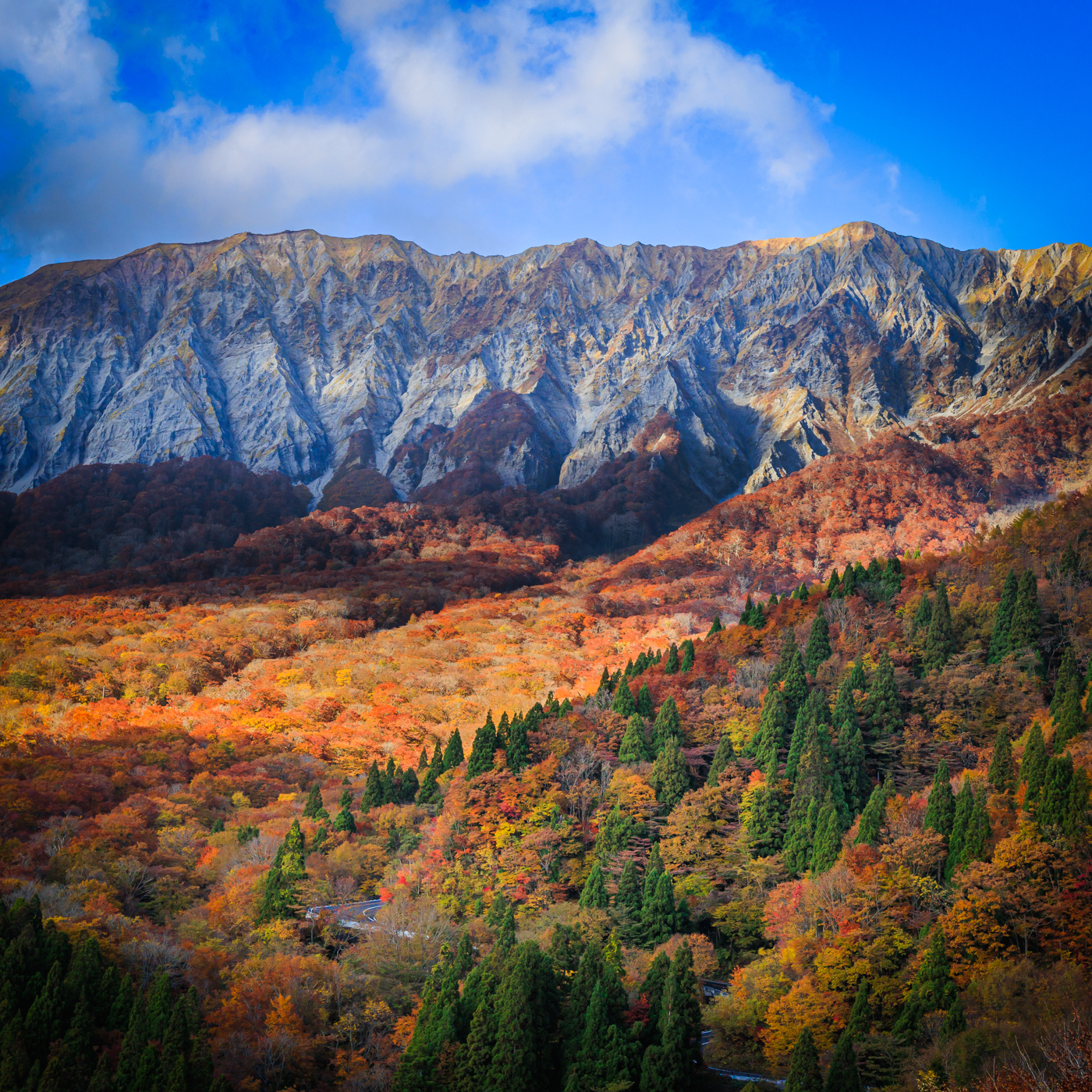 人気紅葉スポット「鍵掛峠」 - ココビトの綴り
