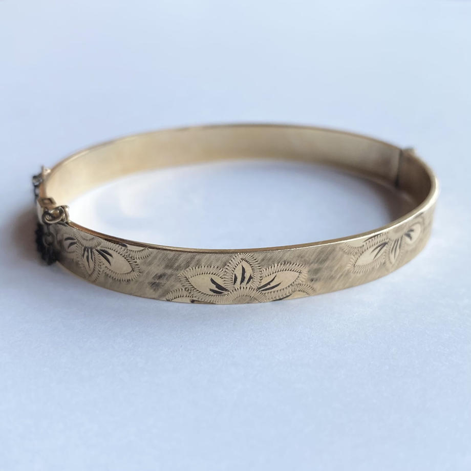 ロールドゴールド バングルアンティークアクセサリーの通販なら