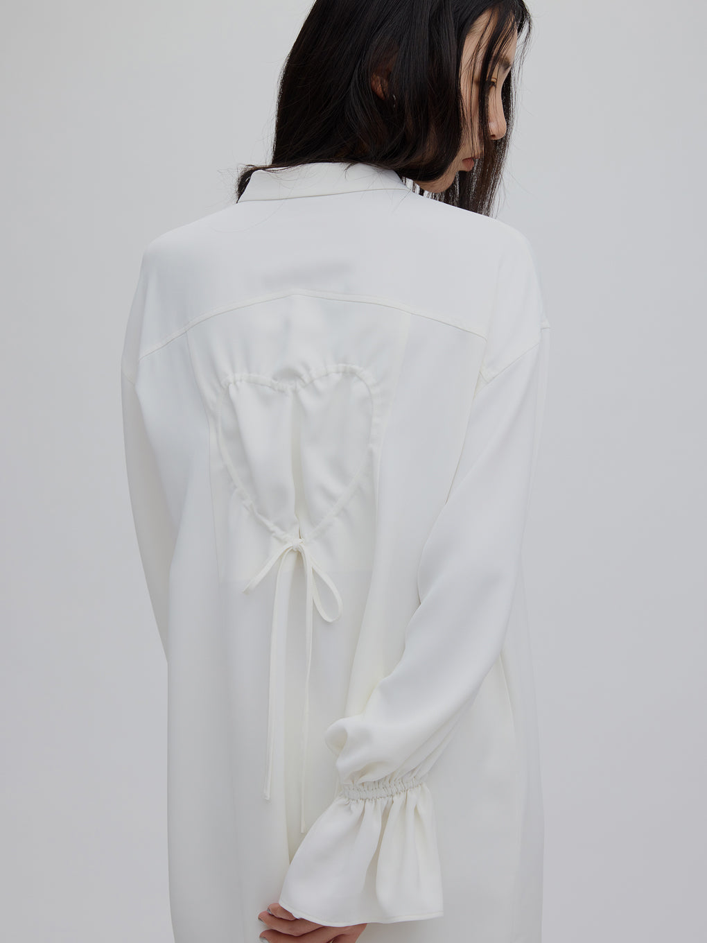 BACK HEART DESIGN OVER BLOUSE