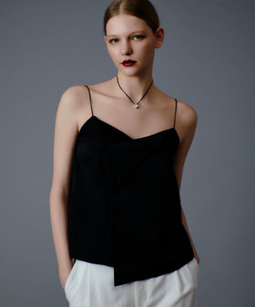 サテンアシメキャミブラウス|allureville OFFICIAL SITE / ONLINE SHOP