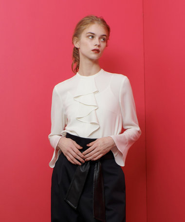 LOULOU WILLOUGHBY】ラッフルスタンドブラウス|allureville OFFICIAL